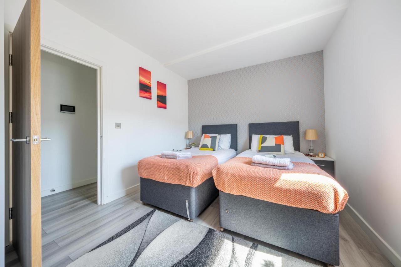 Ash View Place 4 -Heathrow - Thorpe Park - Free Parking Staines-upon-Thames Kültér fotó